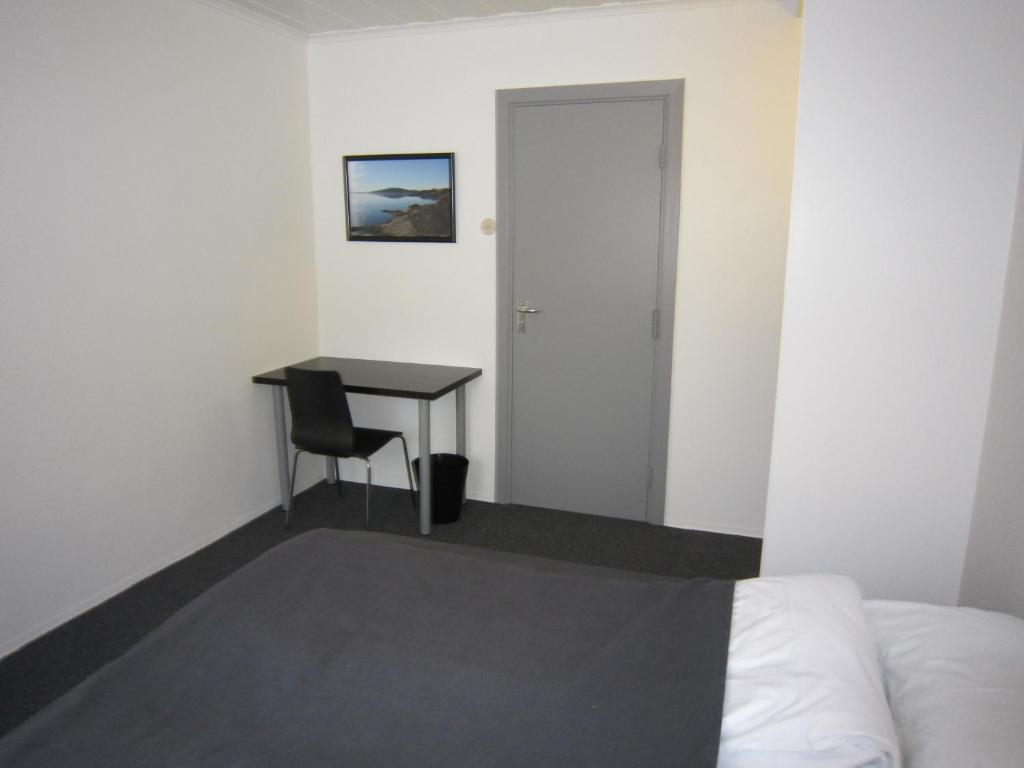 Froland Verk Froland Hostel חדר תמונה